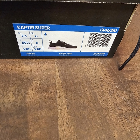 New - Adidas Running shoe - Picture 2 of 4